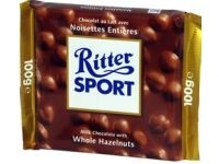 Ciocolata amaruie cu alune intregi Ritter Sport