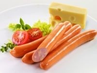 Crenvursti cu pui si cascaval Cris-Tim